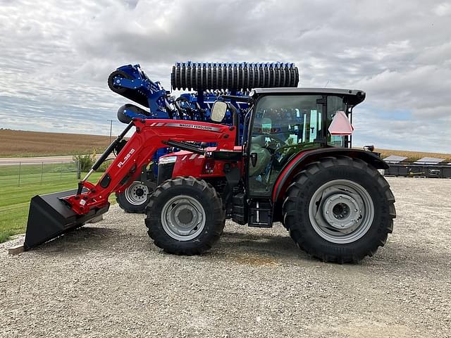 Image of Massey Ferguson 4710 equipment image 2