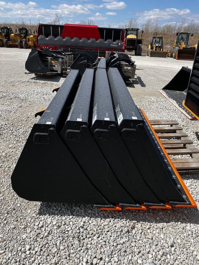 Image of Quicke 102" Euro HD Bucket equipment image 1