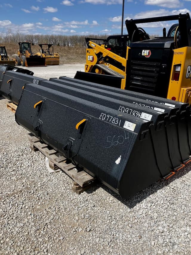 Image of Quicke 102" Euro HD Bucket equipment image 3