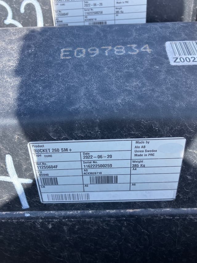 Image of Quicke 102" Euro HD Bucket equipment image 4