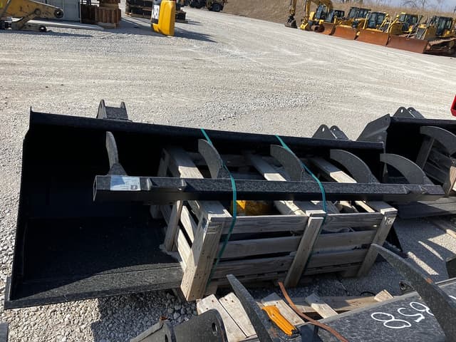 Image of Quicke 102" Euro Maxi Grapple equipment image 4