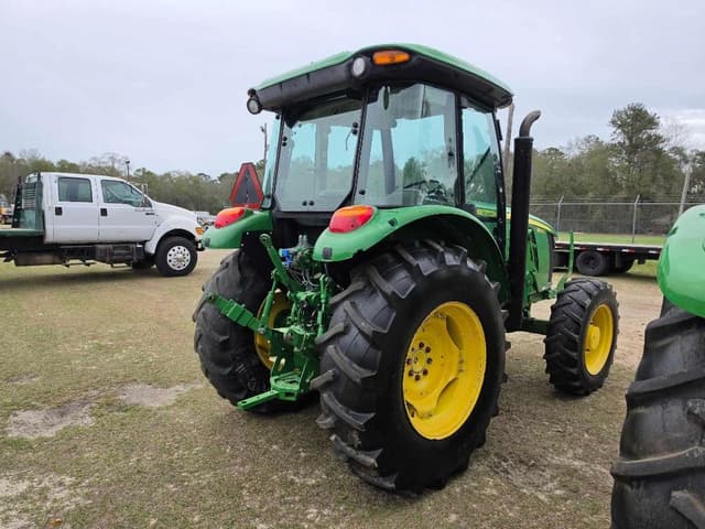 Image of John Deere 5100E equipment image 3