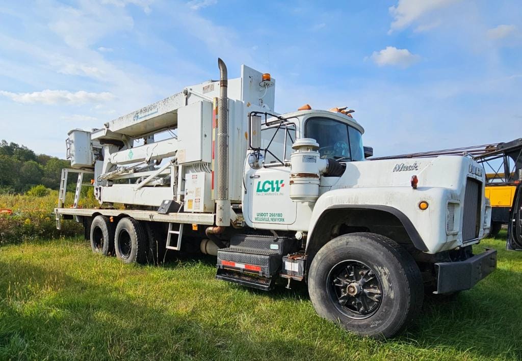 Main image Mack RD685S