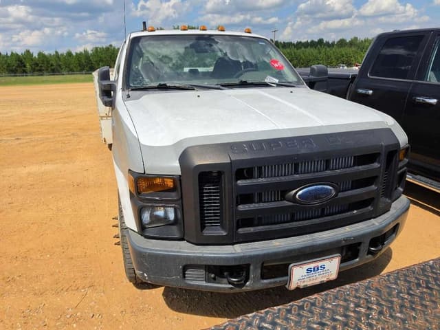 Image of Ford F-350 equipment image 4