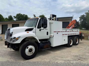 Main image International 7400