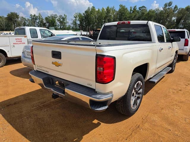 Image of Chevrolet Silverado equipment image 2