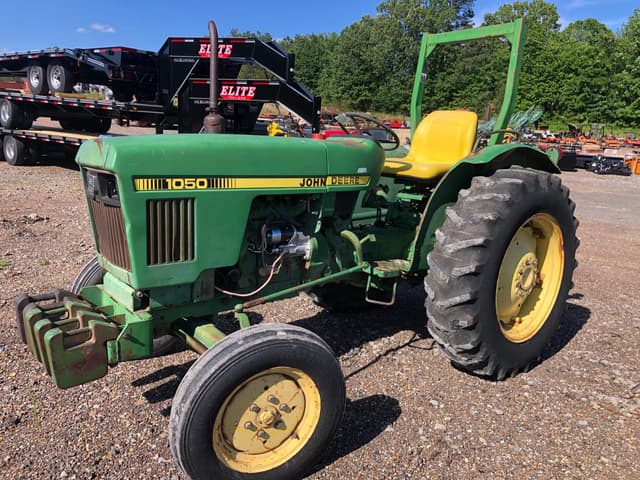 Image of John Deere 1050 equipment image 1