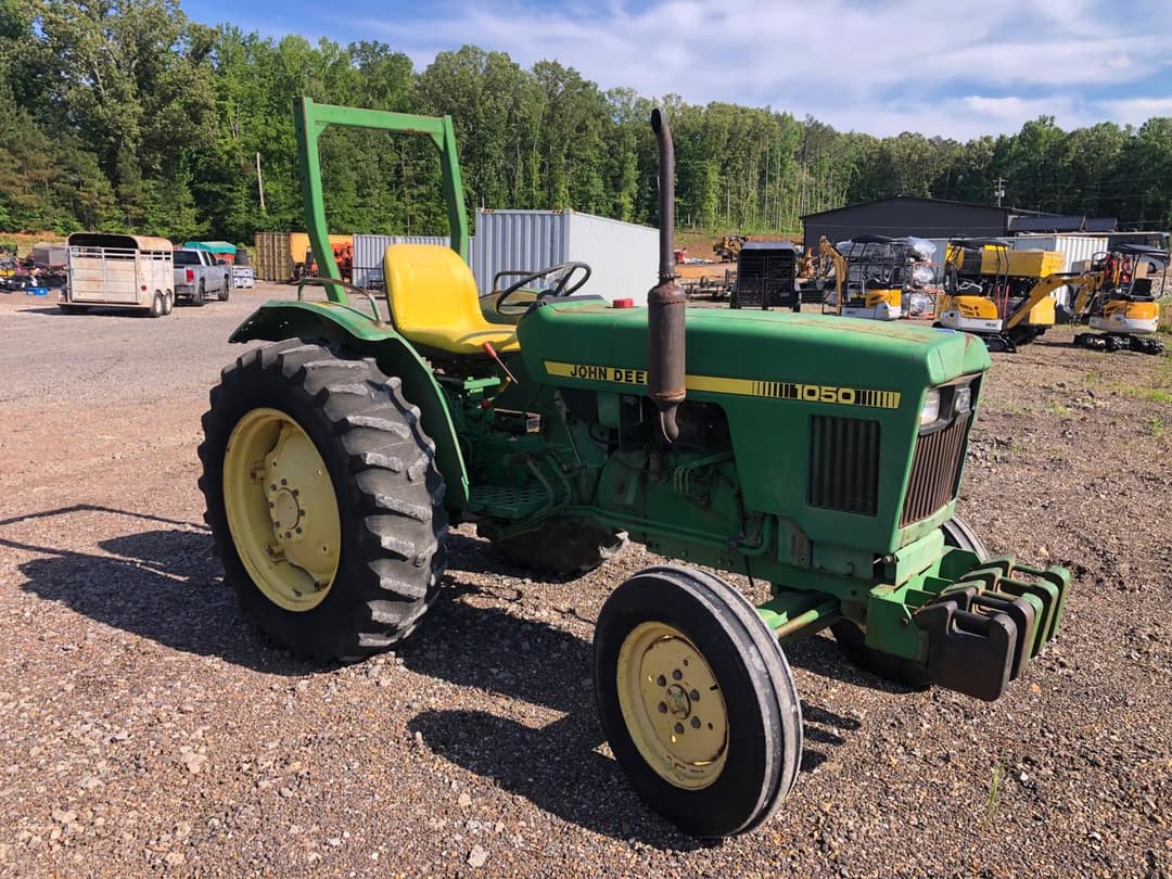 Image of John Deere 1050 Primary image
