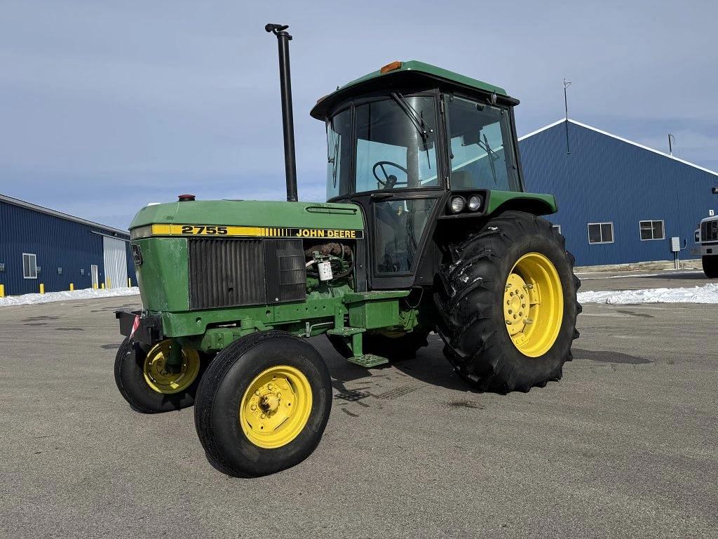 Image of John Deere 2755 Primary image