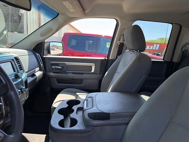 Image of Dodge Ram 1500 equipment image 3