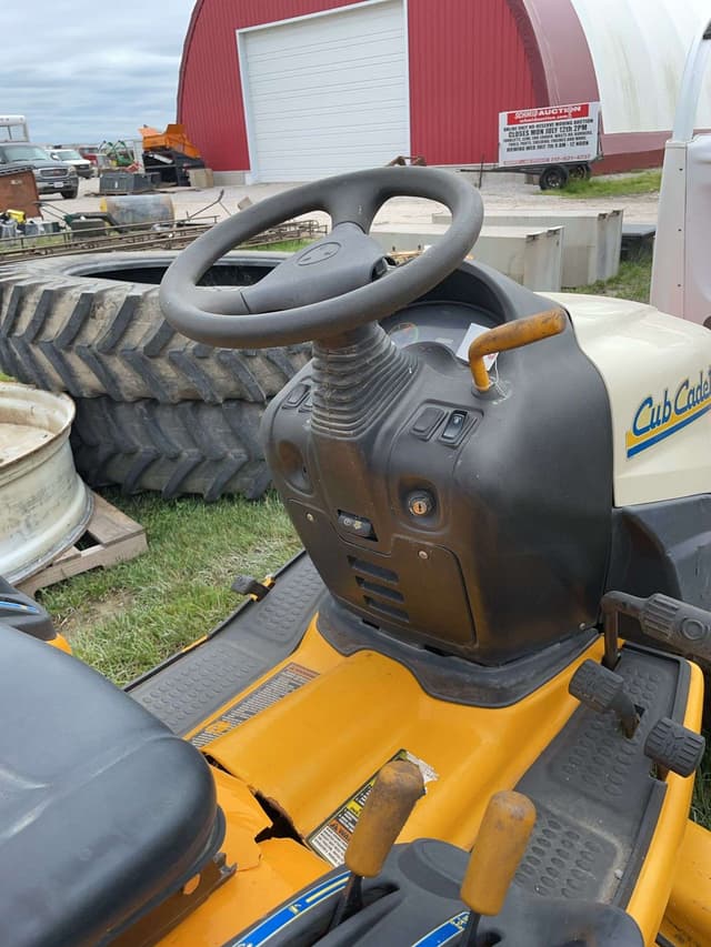 Image of Cub Cadet 5234D equipment image 4