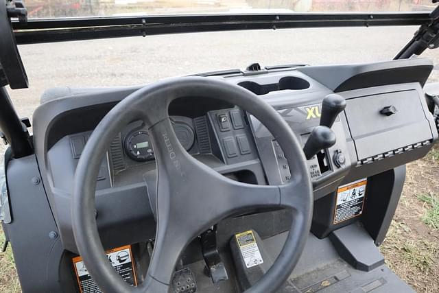 Image of John Deere XUV 550 equipment image 2