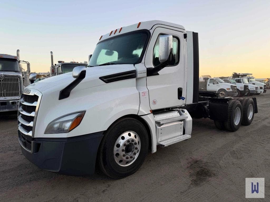 Image of Freightliner Cascadia 126 Primary image
