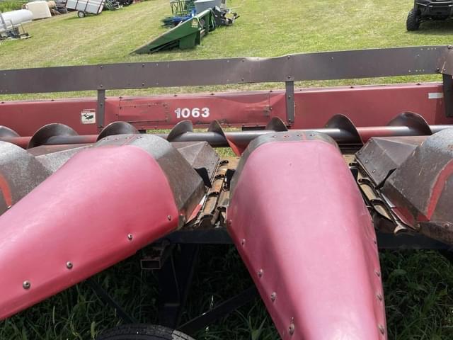 Image of Case IH 1063 equipment image 4