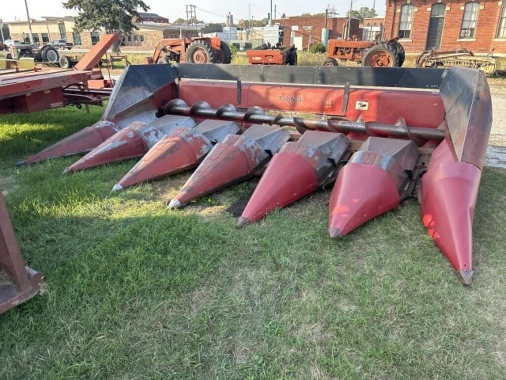 Case IH 1063 Equipment Image0