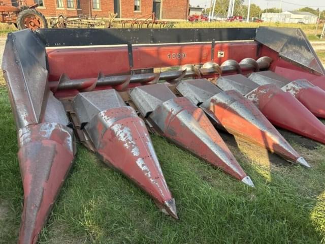 Image of Case IH 1063 equipment image 1