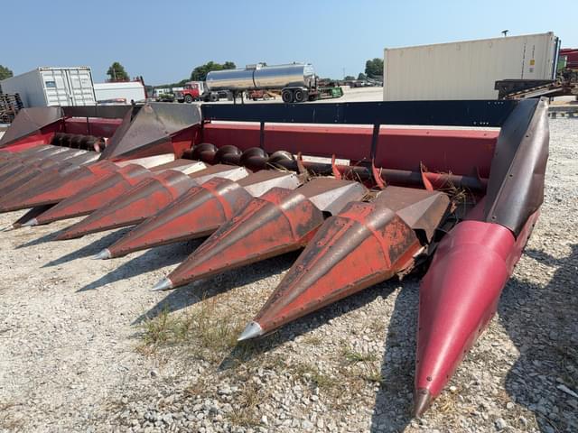 Image of International Harvester 1063 equipment image 3