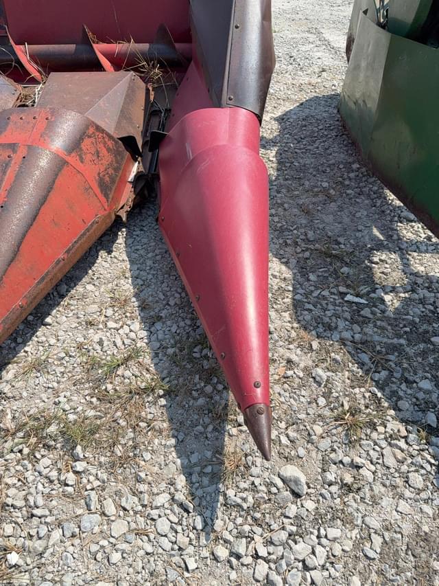 Image of International Harvester 1063 equipment image 2