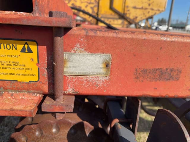 Image of International Harvester 415 equipment image 4