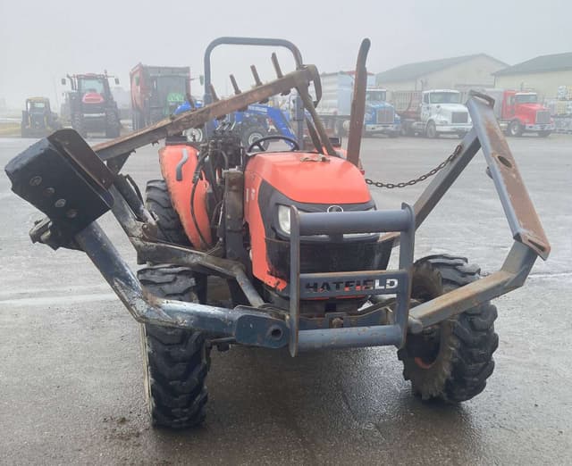 Image of Kubota M8560 equipment image 3