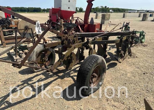 Image of International Harvester 60 equipment image 2