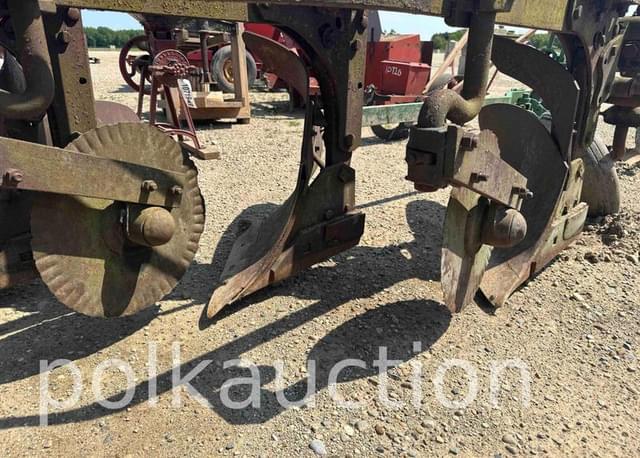 Image of International Harvester 60 equipment image 3
