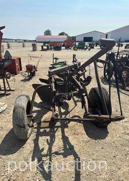 Image of International Harvester 60 equipment image 1