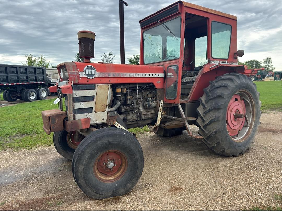 Image of Massey Ferguson 1100 Primary image