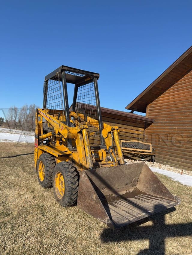 Image of Mustang 310 equipment image 3