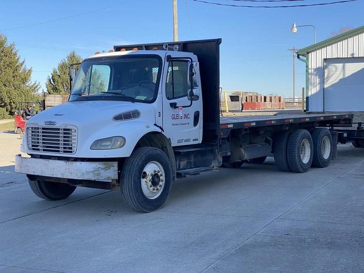 2003 Freightliner Business Class Equipment Image0