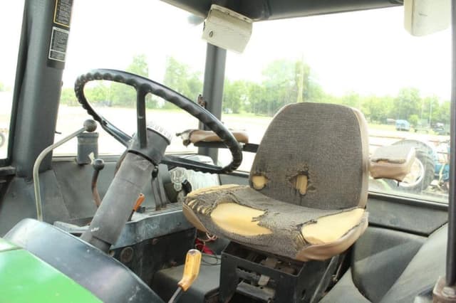 Image of John Deere 4230 equipment image 2