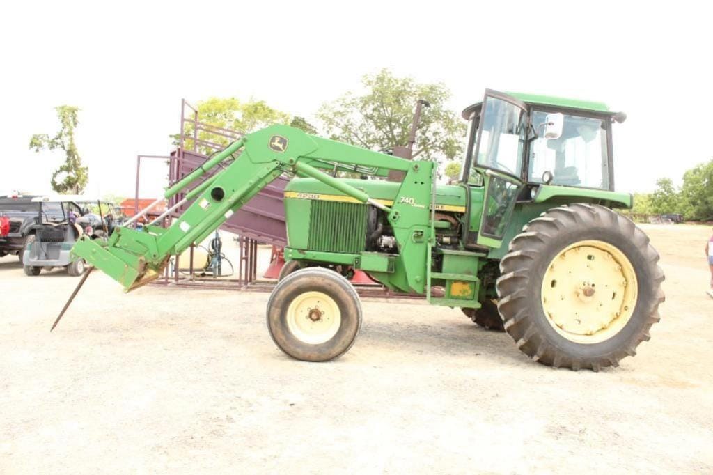 John Deere 4230 Equipment Image0