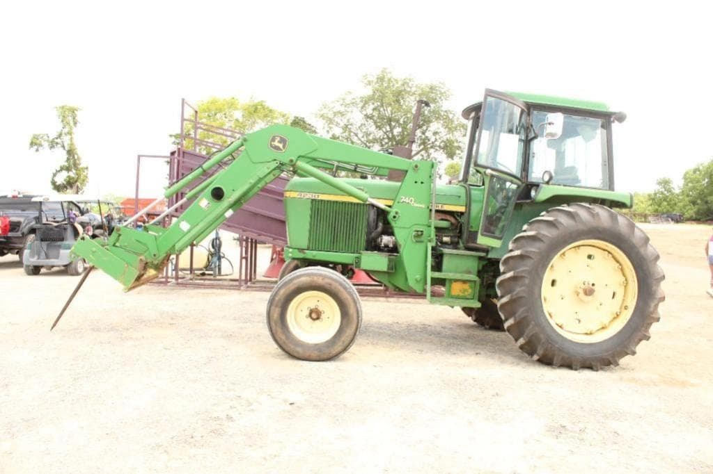 Image of John Deere 4230 Primary image