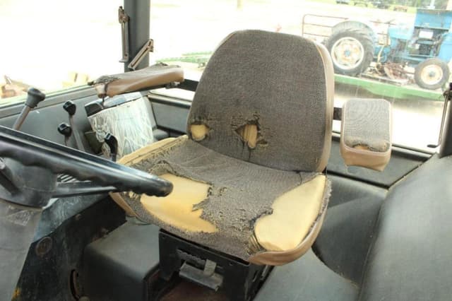 Image of John Deere 4230 equipment image 3