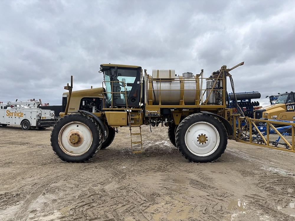 Image of Ag-Chem RoGator 1074 Primary image