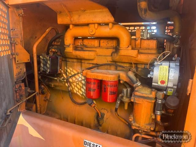 Image of John Deere 544B equipment image 3