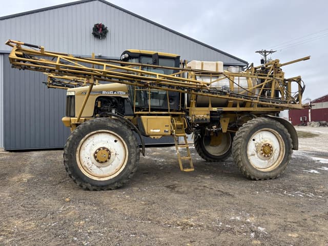 Image of Ag-Chem RoGator 1074 equipment image 2