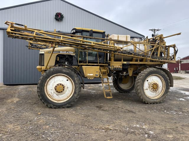 Image of Ag-Chem RoGator 1074 equipment image 1