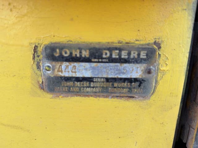 Image of John Deere 444 equipment image 4