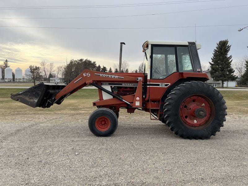 Main image International Harvester 1086