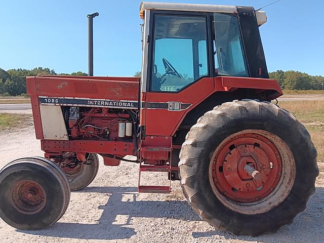 Image of International Harvester 1086 equipment image 3