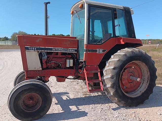 Image of International Harvester 1086 equipment image 2