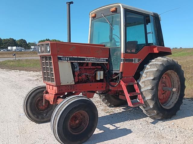 Image of International Harvester 1086 equipment image 1