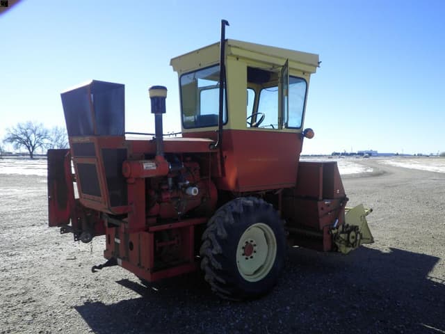 Image of New Holland 1283 equipment image 2