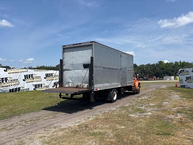 Image of International 4700 equipment image 4