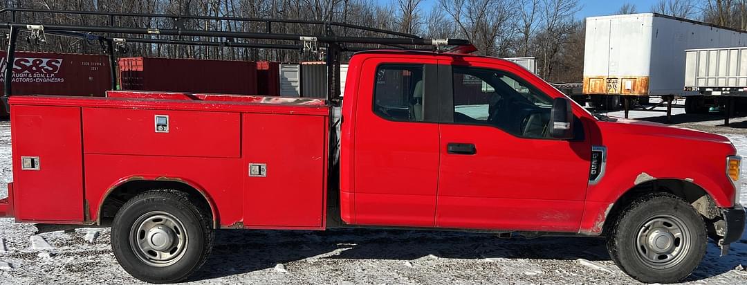 Image of Ford F-250 Primary image