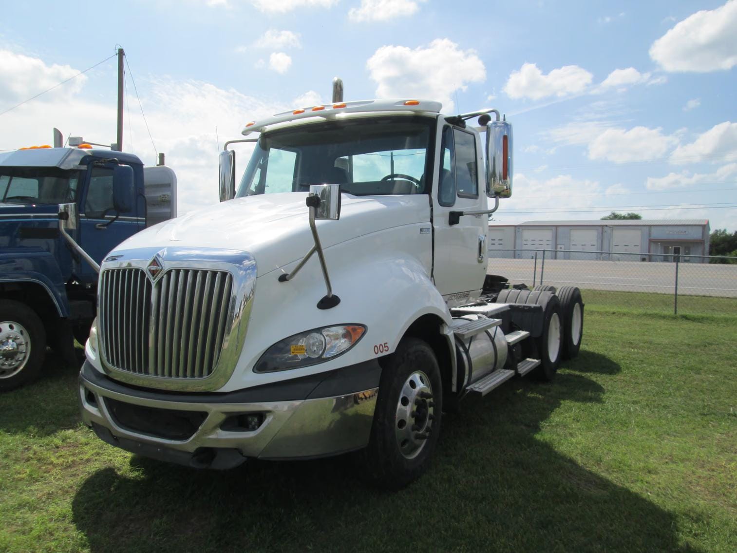 2012 International ProStar Eagle Equipment Image0