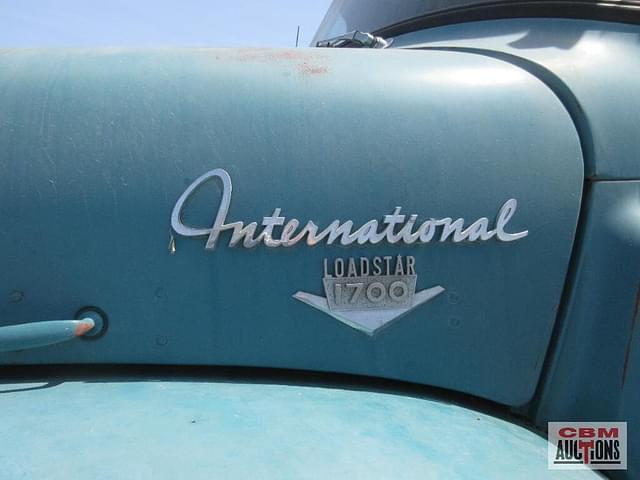 Thumbnail image International 1700 11