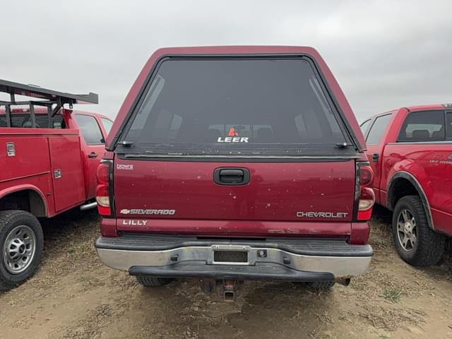 Image of Chevrolet 2500HD equipment image 2