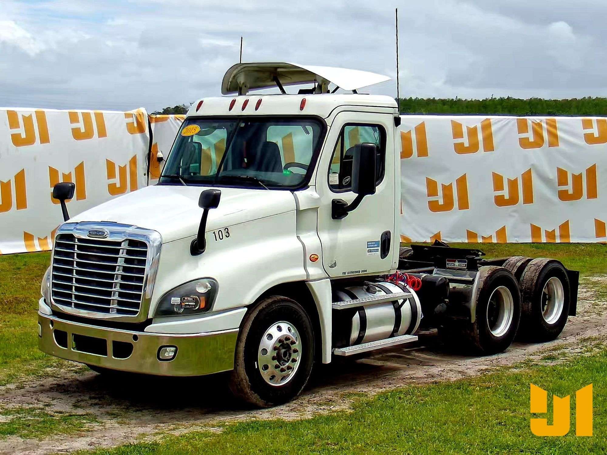 2015 Freightliner Cascadia Equipment Image0